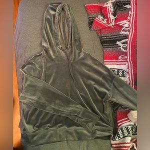 Medium sweatshirt. velvet feel